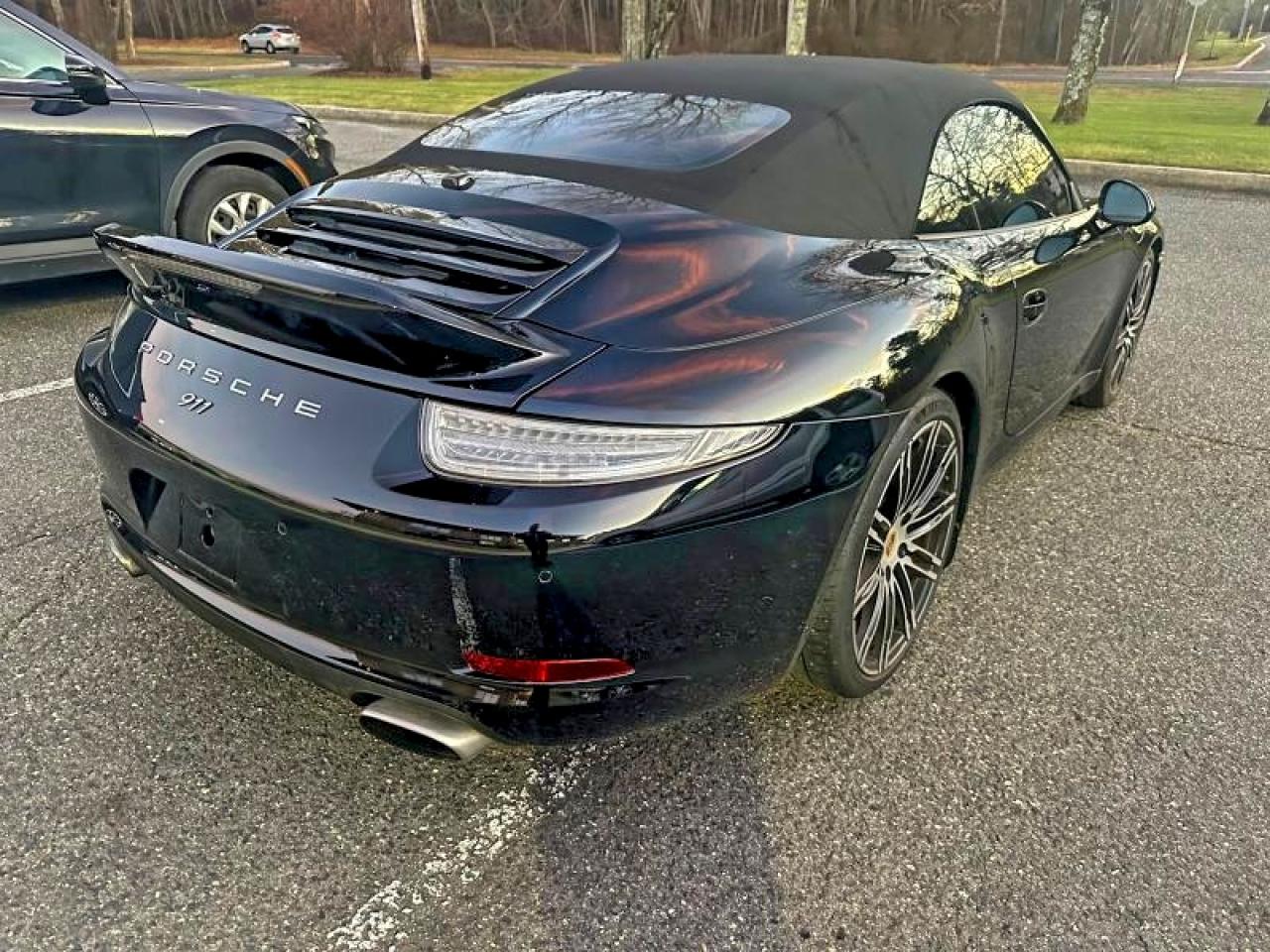 Porsche 911 Carrera Image 9