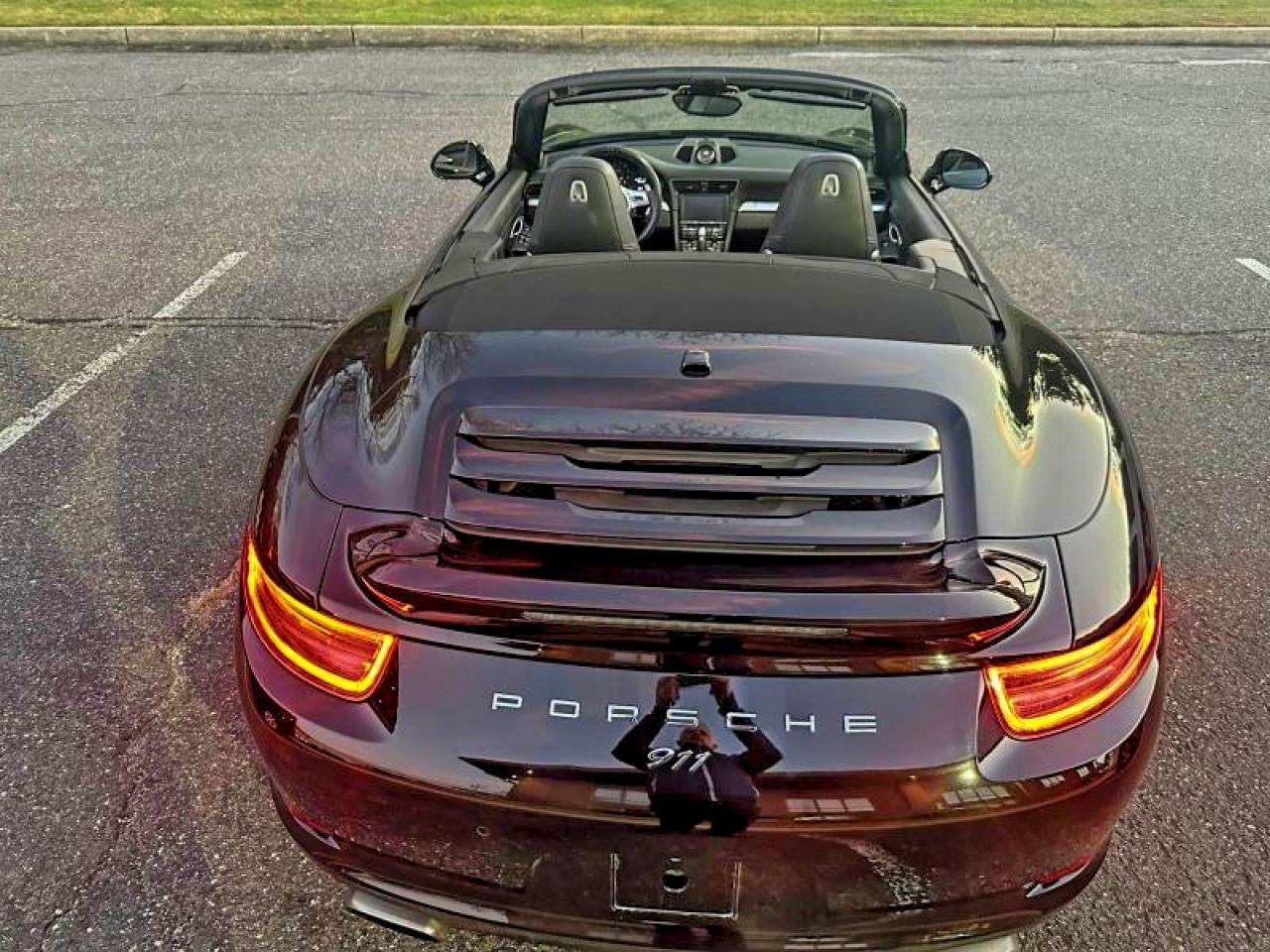 Porsche 911 Carrera Image 10