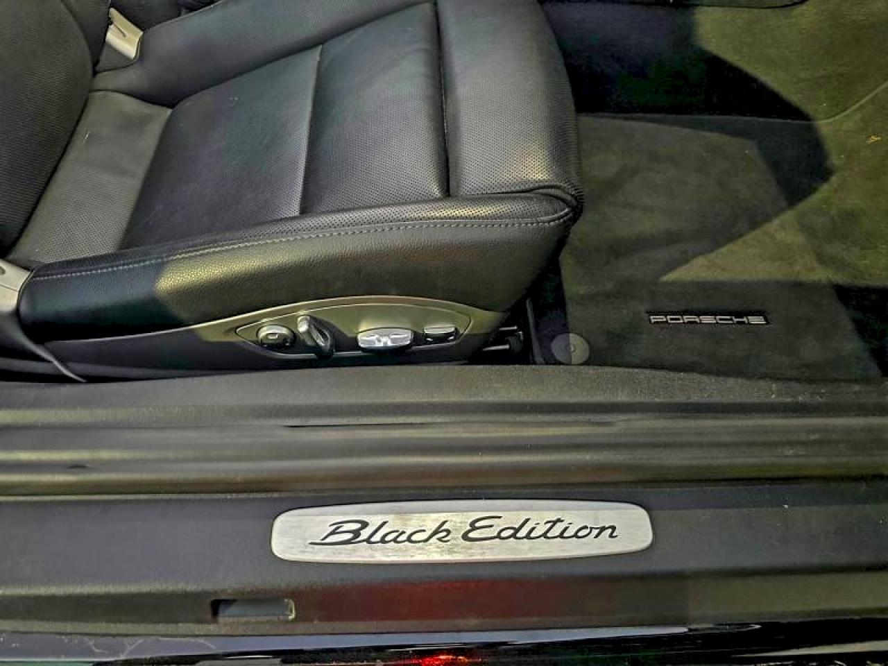 Porsche 911 Carrera Image 3