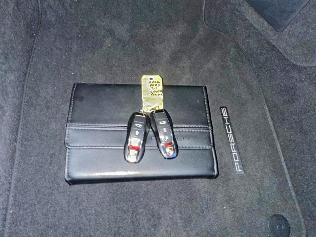 Porsche 911 Carrera Image 2