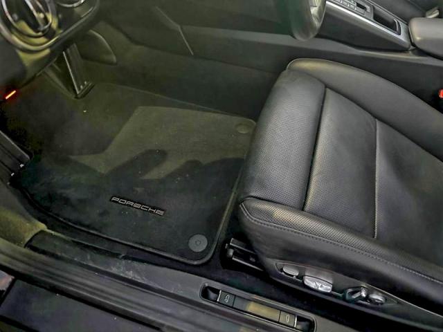 Porsche 911 Carrera Image 4