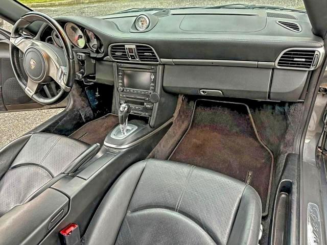 Porsche 911 Carrera S Image 9