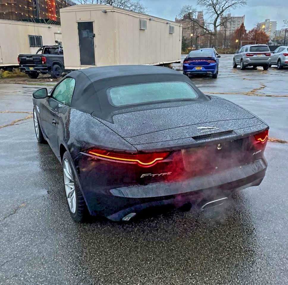 Jaguar F-TYPE Image 2