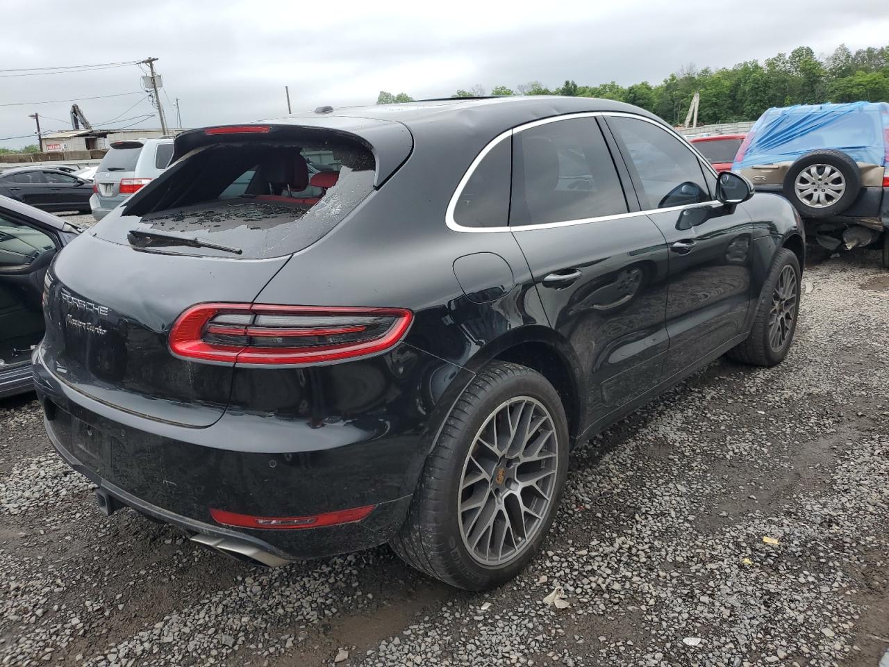 Porsche Macan Turbo Image 5