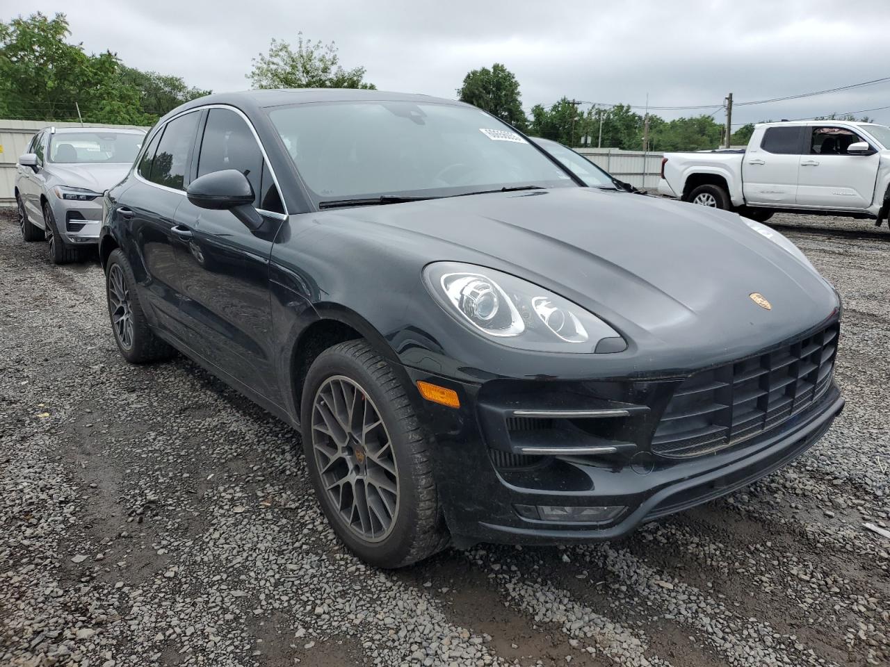 Porsche Macan Turbo Image 13