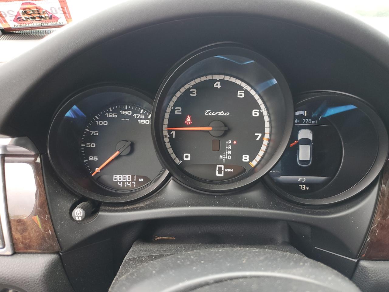 Porsche Macan Turbo Image 9