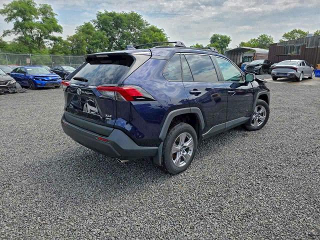Toyota RAV4 Xle Image 9
