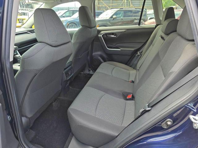 Toyota RAV4 Xle Image 2