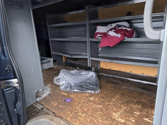 Nissan Nv 2500 S Image 6