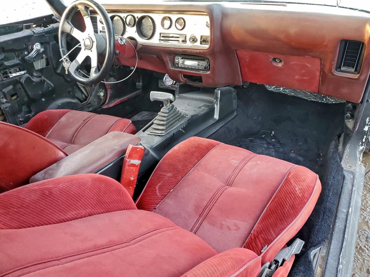 Pontiac Firebird Image 3