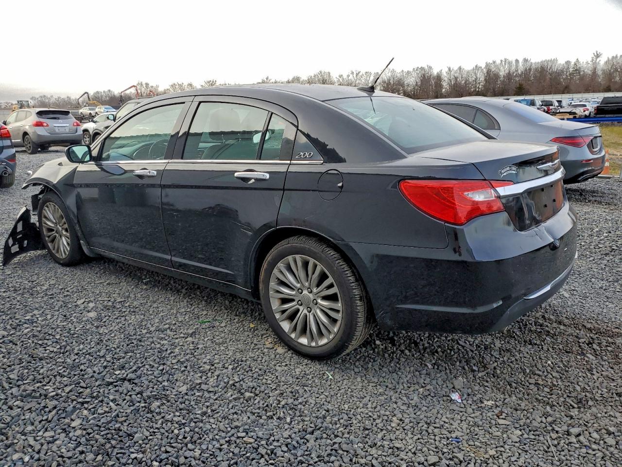 Chrysler 200 Limited Image 8