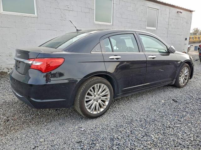 Chrysler 200 Limited Image 5