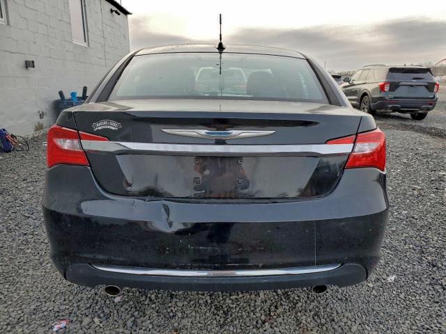 Chrysler 200 Limited Image 3