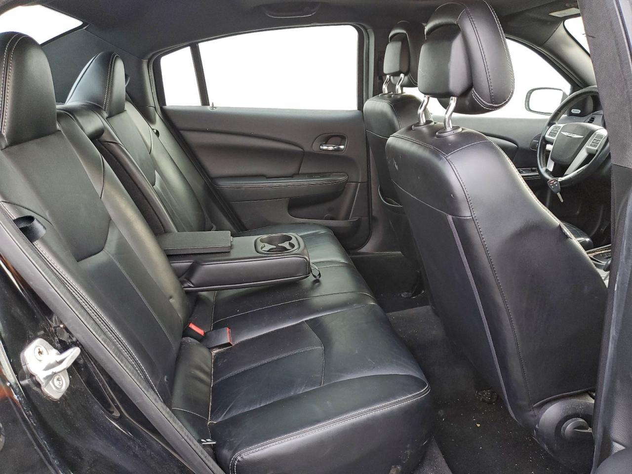 Chrysler 200 Limited Image 10