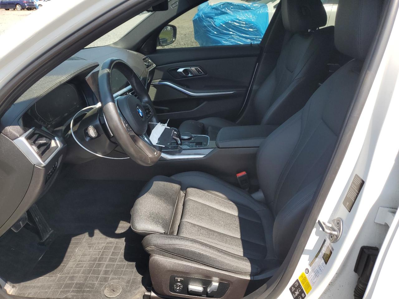 BMW 3 Series Image 6