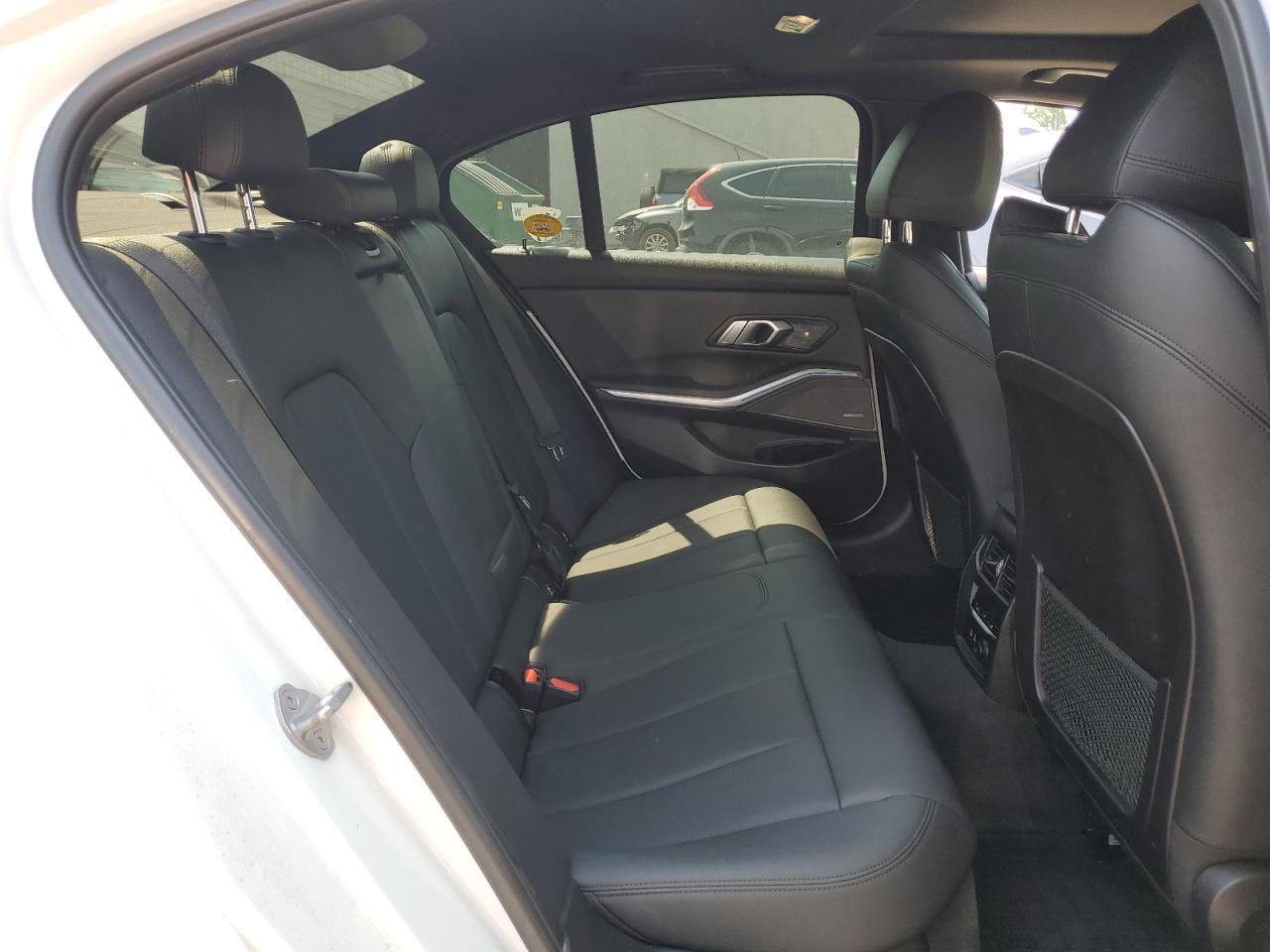 BMW 3 Series Image 12