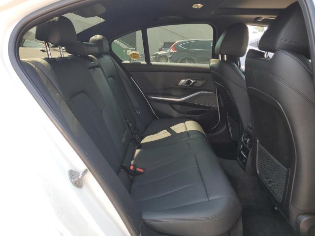 BMW 3 Series Image 12