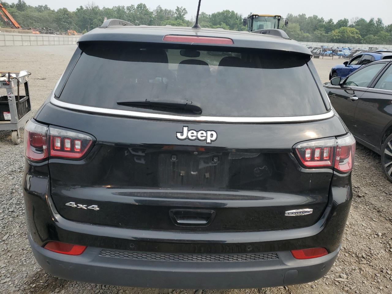 Jeep Compass Latitude Image 2