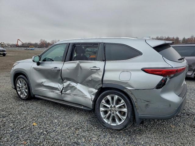 Toyota Highlander Hybrid Limited Image 12