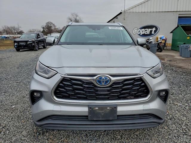 Toyota Highlander Hybrid Limited Image 11