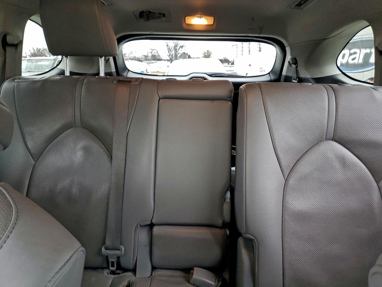 Toyota Highlander Hybrid Limited Image 2