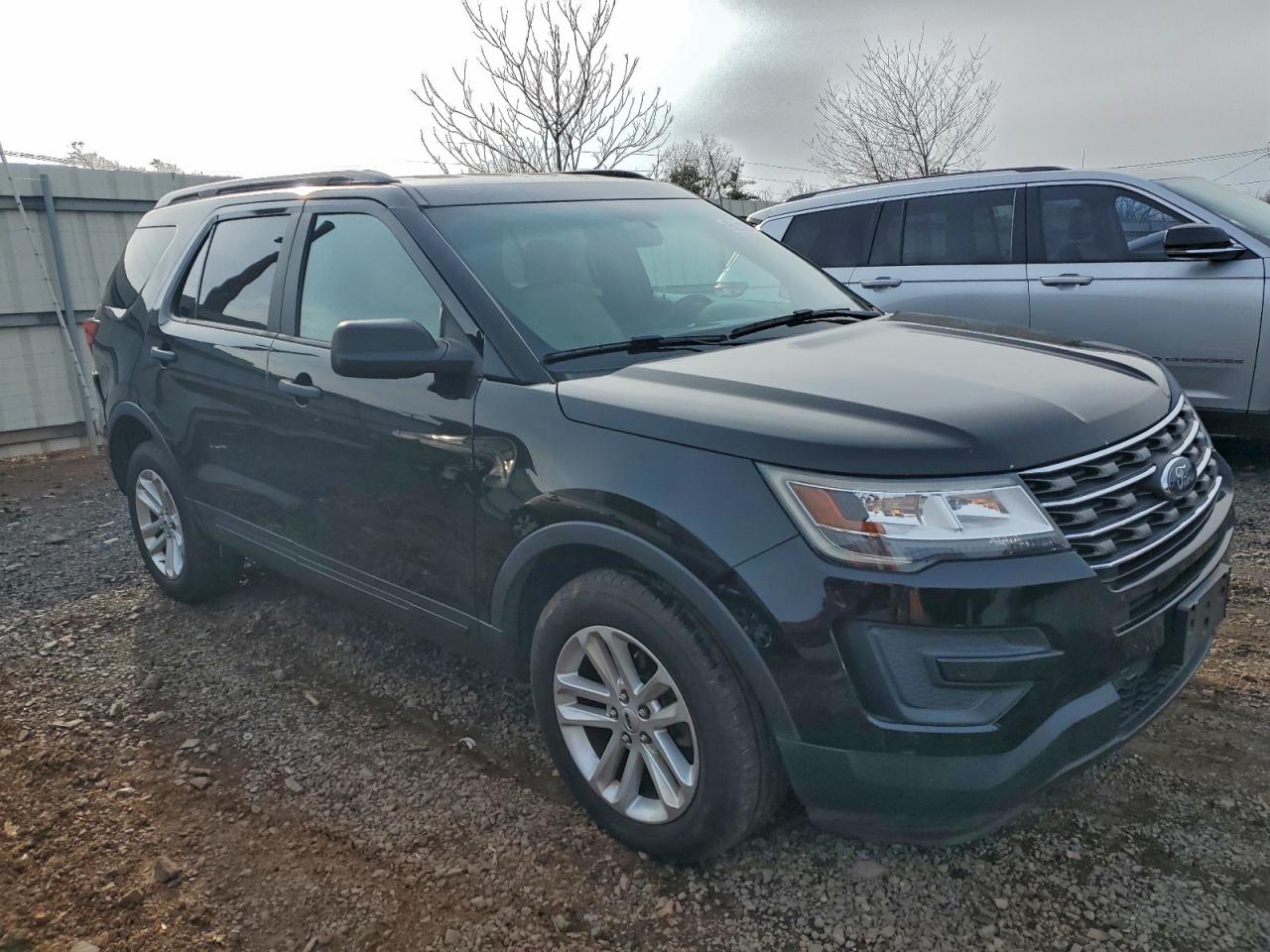 Ford Explorer Image 7