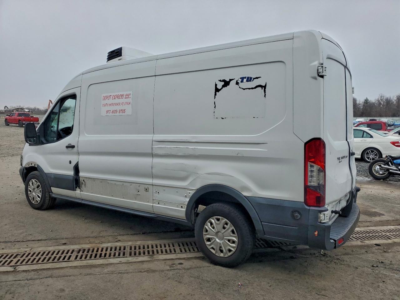 Ford Transit T-250 Image 11