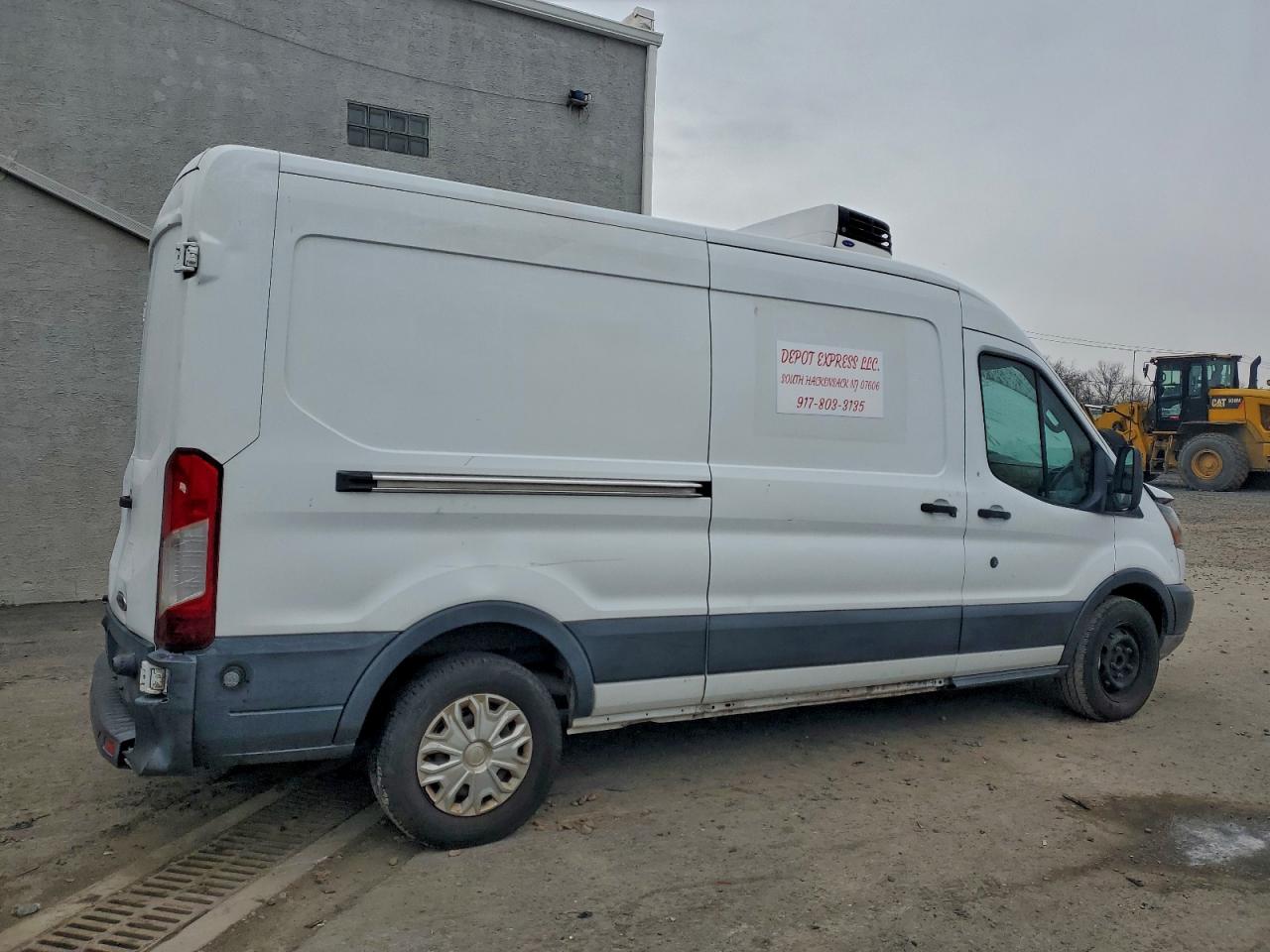 Ford Transit T-250 Image 6