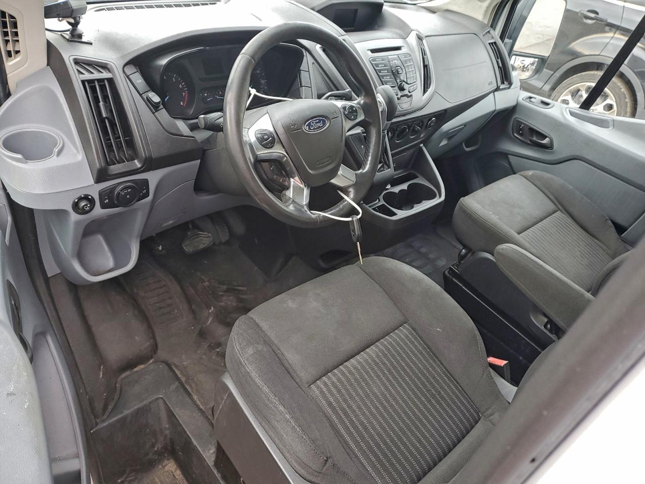 Ford Transit T-250 Image 7