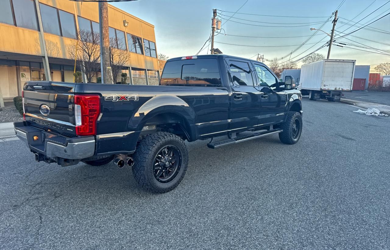 Ford F-350 Super Duty Image 3