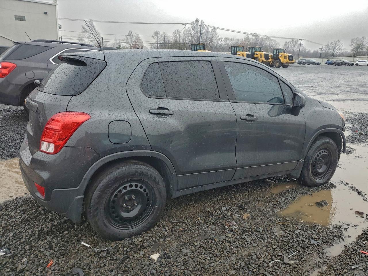 Chevrolet Trax Ls Image 3