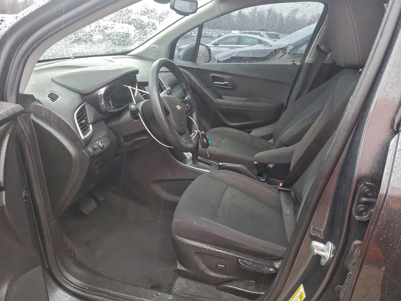 Chevrolet Trax Ls Image 14