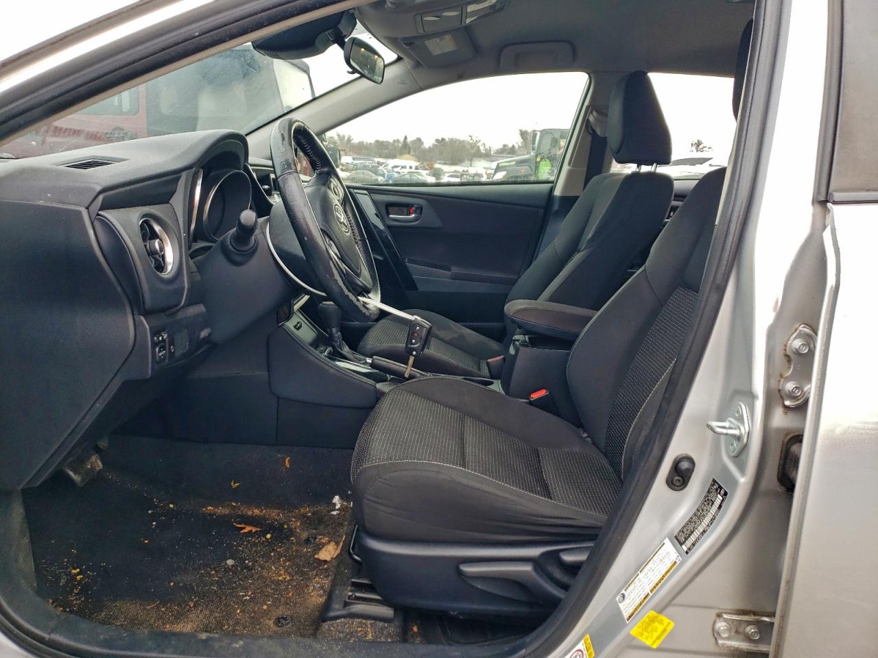 Toyota Corolla Image 12