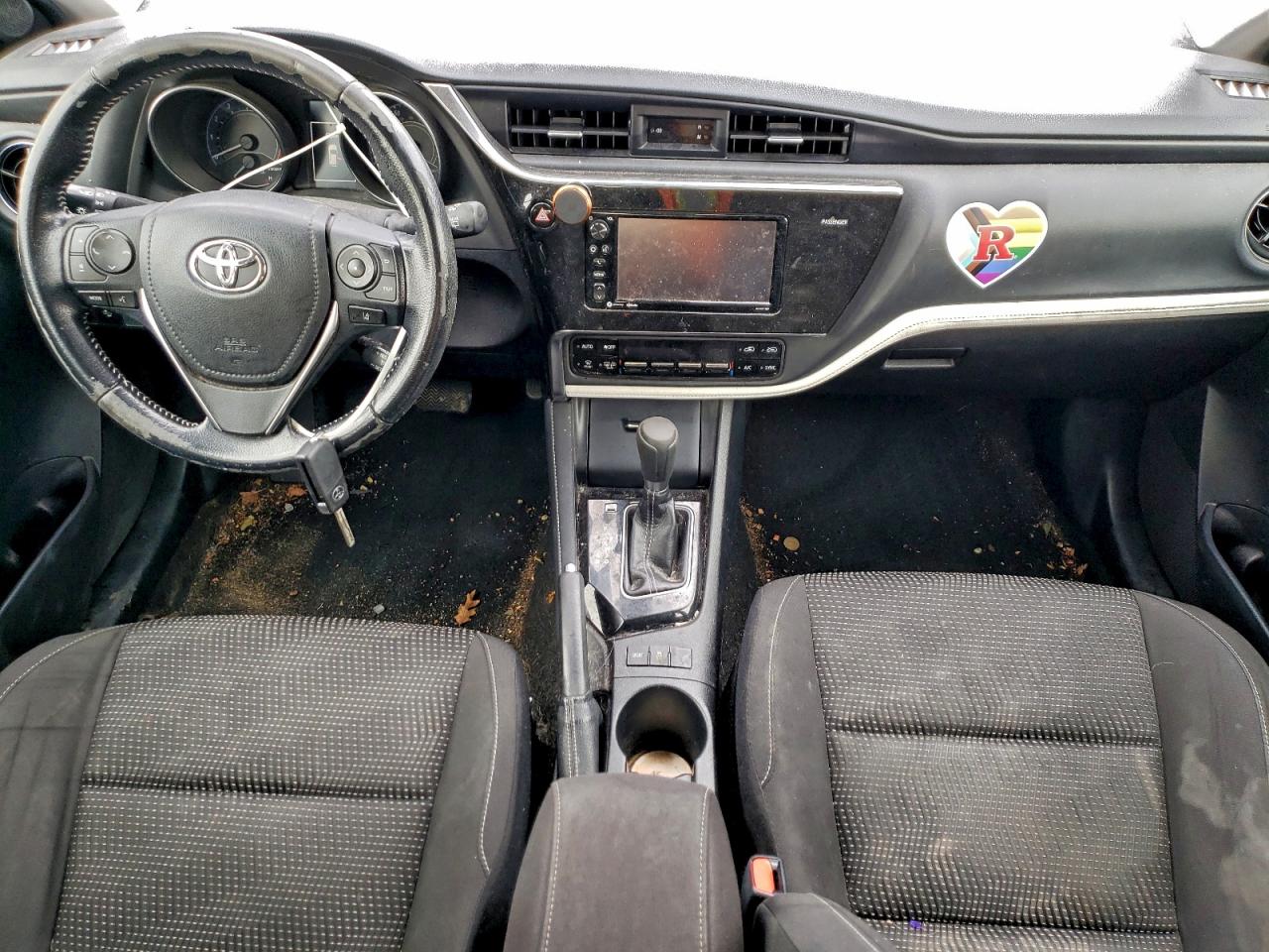 Toyota Corolla Image 6