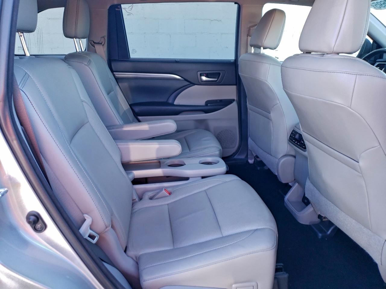 Toyota Highlander Limited Image 11