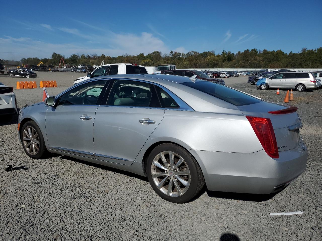 Cadillac XTS Luxury Collection Image 2