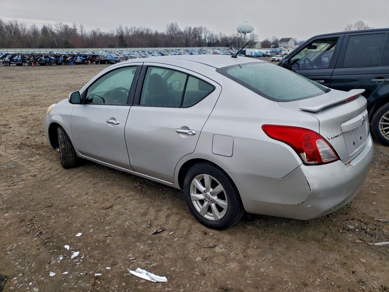 Nissan Versa S Image 6