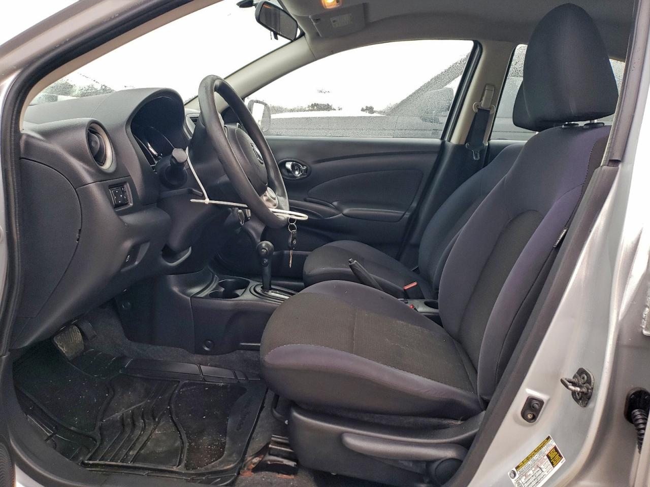 Nissan Versa S Image 7