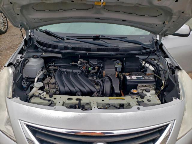 Nissan Versa S Image 2