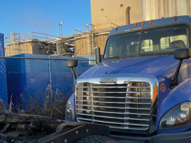 Freightliner Cascadia 1 Image 9