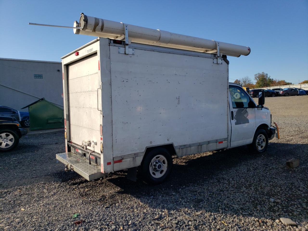 GMC Savana Cutaway G3500 Image 6