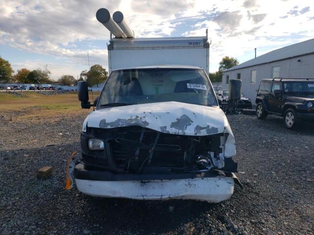 GMC Savana Cutaway G3500 Image 4