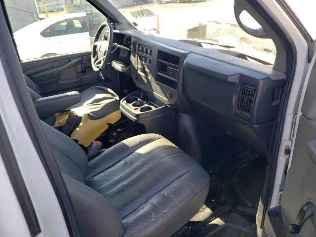 GMC Savana Cutaway G3500 Image 8