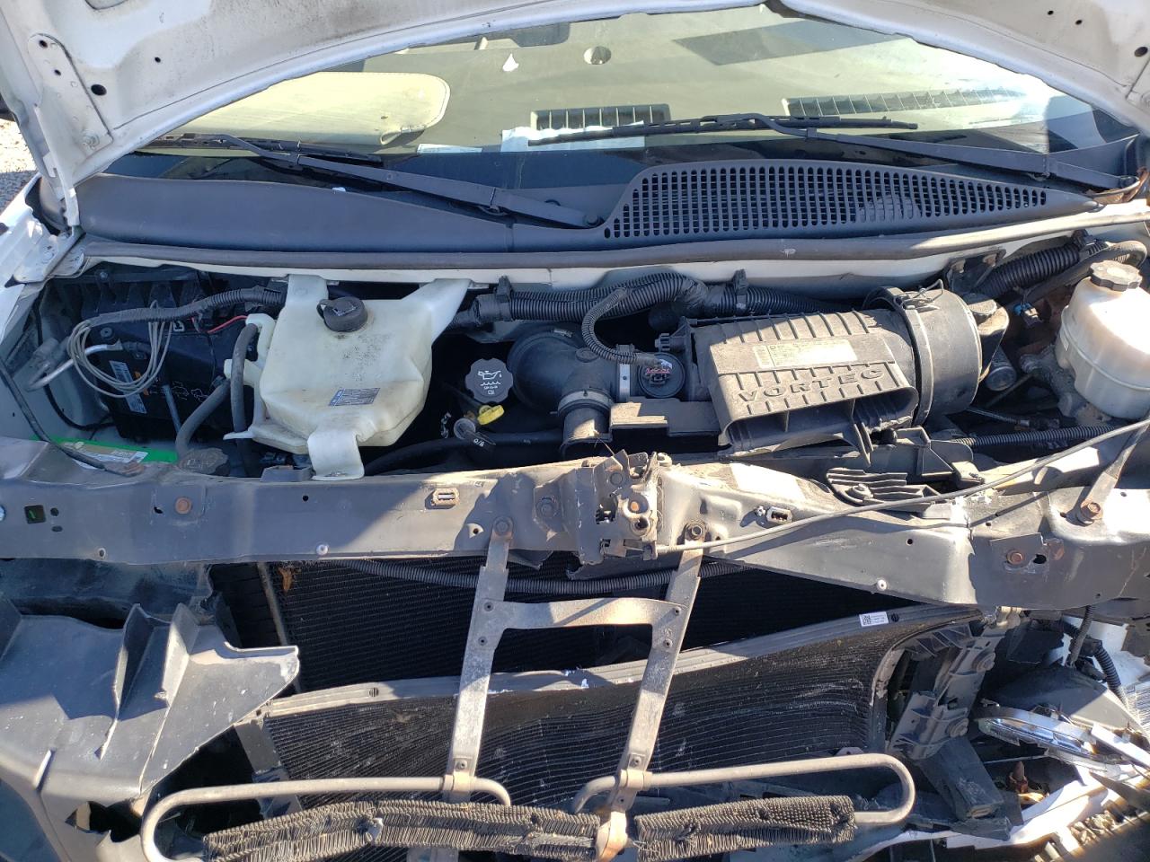 GMC Savana Cutaway G3500 Image 11