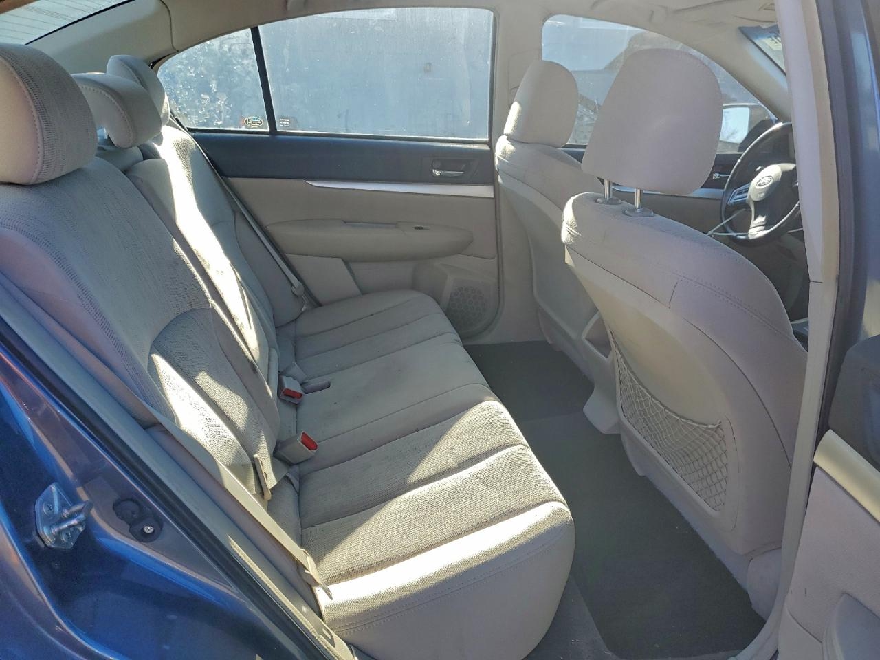 Subaru Legacy 2.5i Premium Image 6