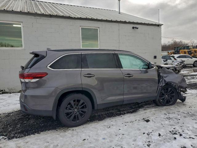 Toyota Highlander Se Image 3