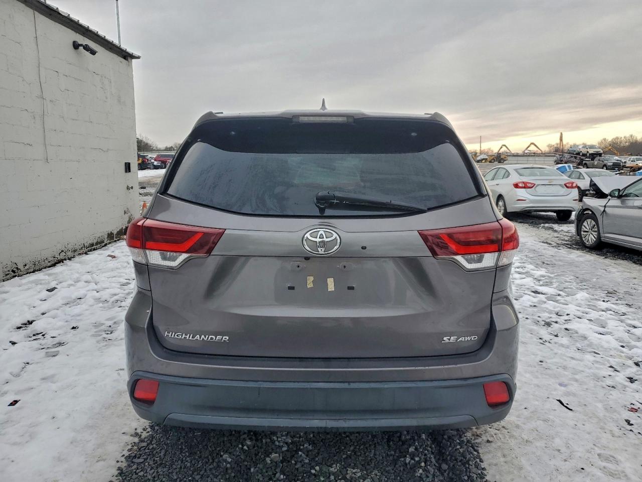 Toyota Highlander Se Image 11