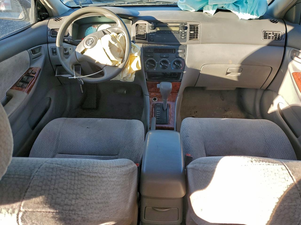 Toyota Corolla Ce Image 7