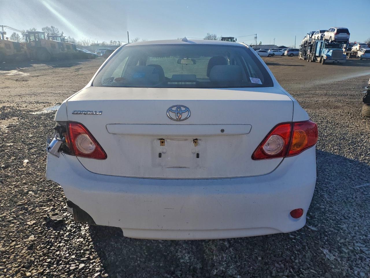 Toyota Corolla Base Image 5