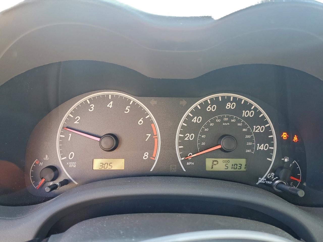 Toyota Corolla Base Image 8